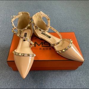 Studded Flat shoes